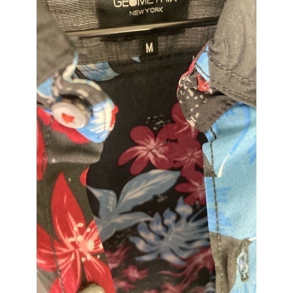Geometrix NYC Floral Print Blouse M Women's Slim Fit Chic & Stylish Work Weekend - Picture 9 of 10